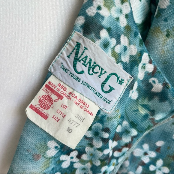 Vintage 1970’s Butterfly Sleeve Floral Maxi Dress - Picture 9 of 15